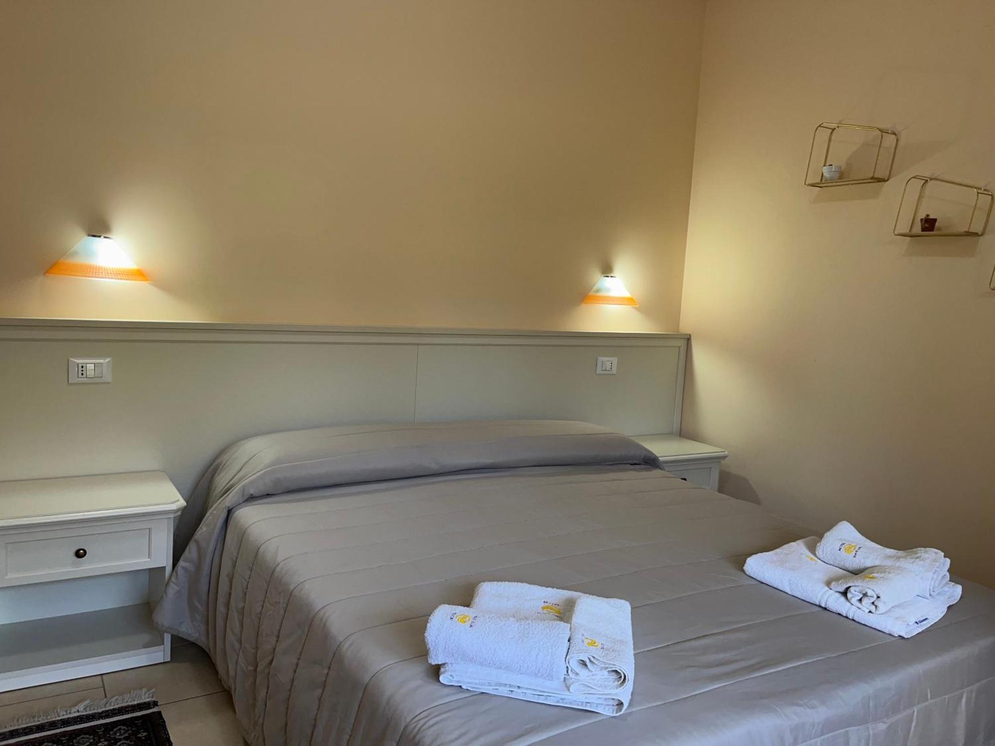 Residenza Domus Aurea Tropea- Vista Mare Hotell Santa Domenica  Exteriör bild