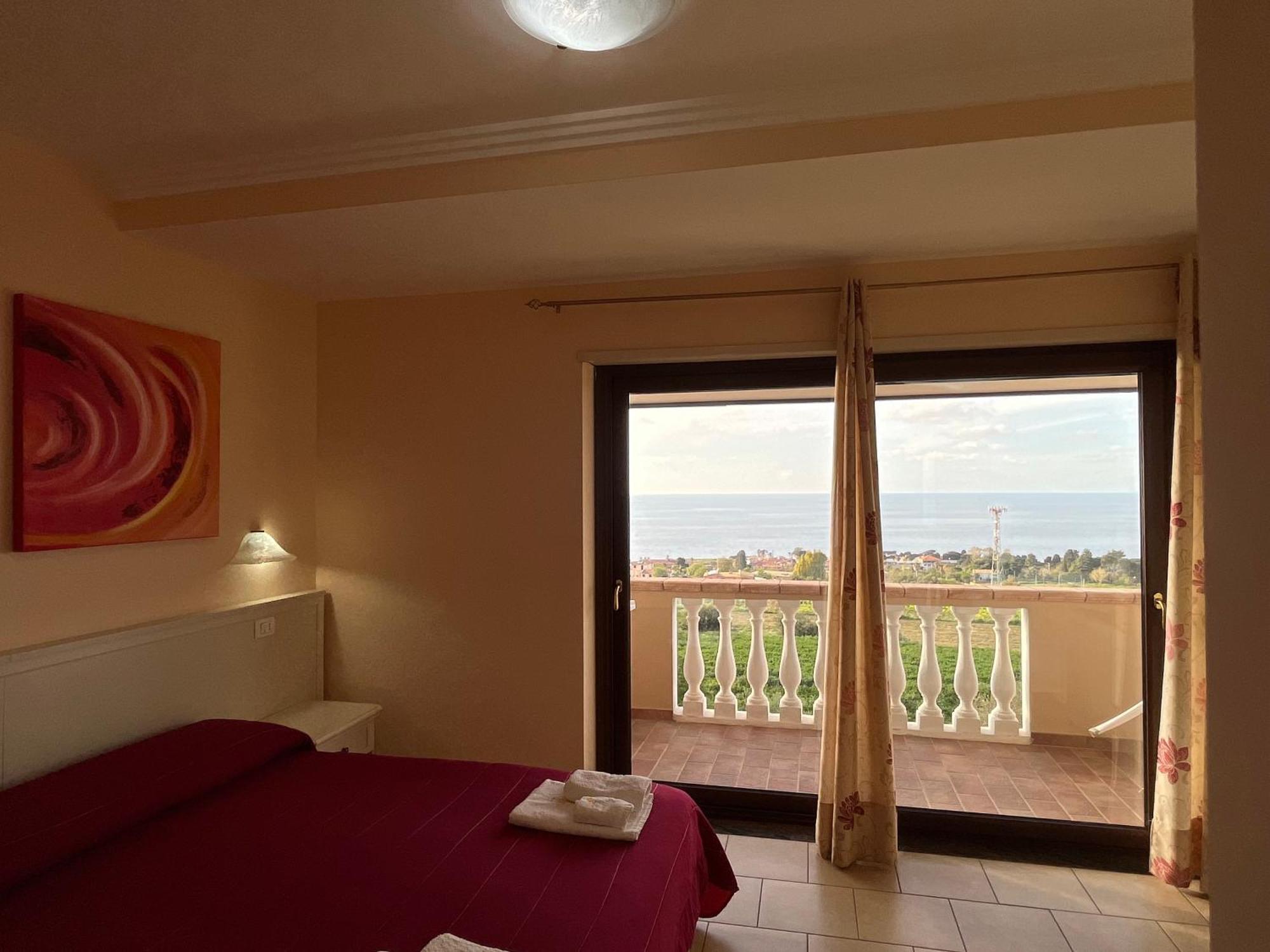 Residenza Domus Aurea Tropea- Vista Mare Hotell Santa Domenica  Exteriör bild