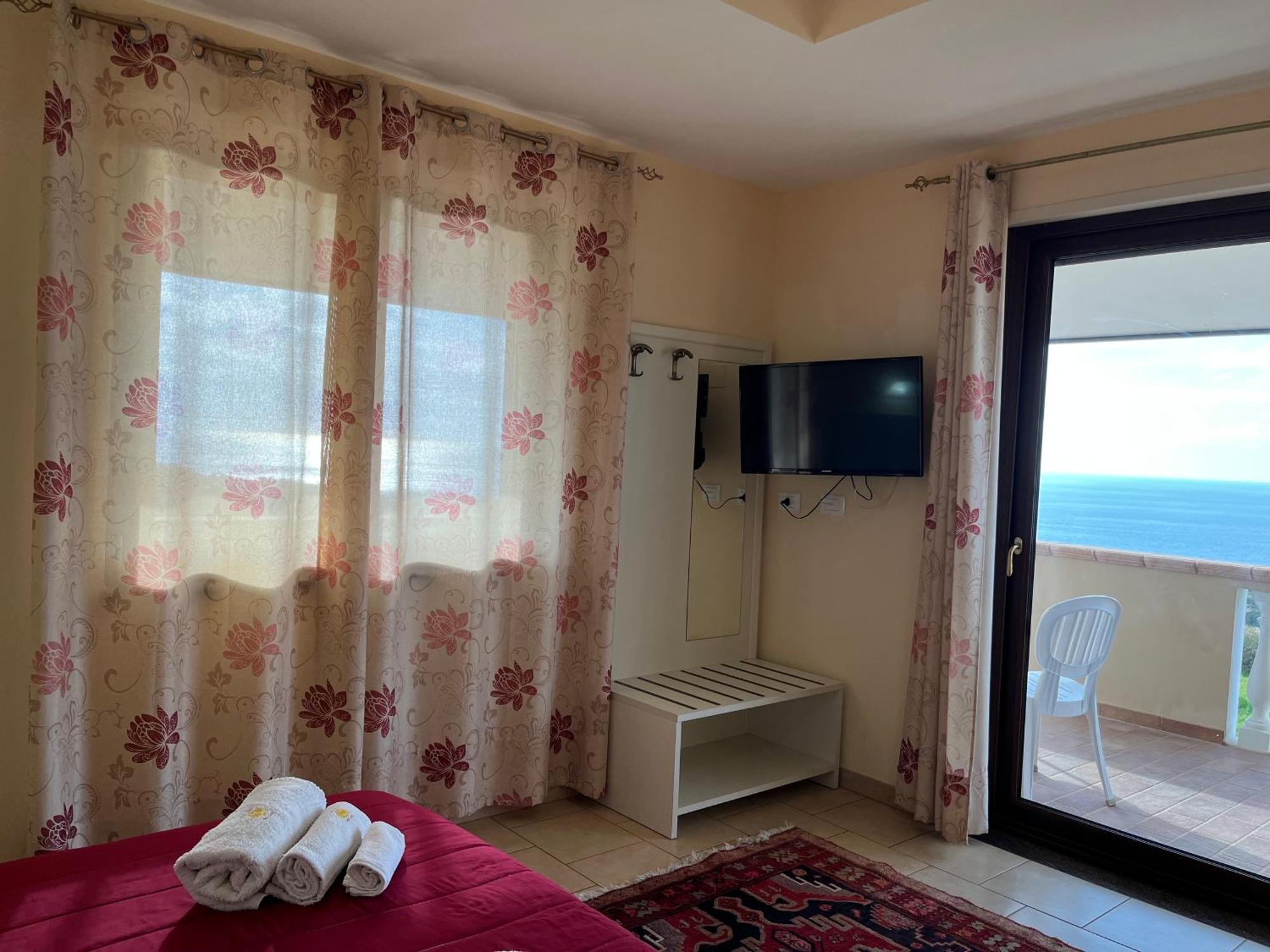 Residenza Domus Aurea Tropea- Vista Mare Hotell Santa Domenica  Exteriör bild