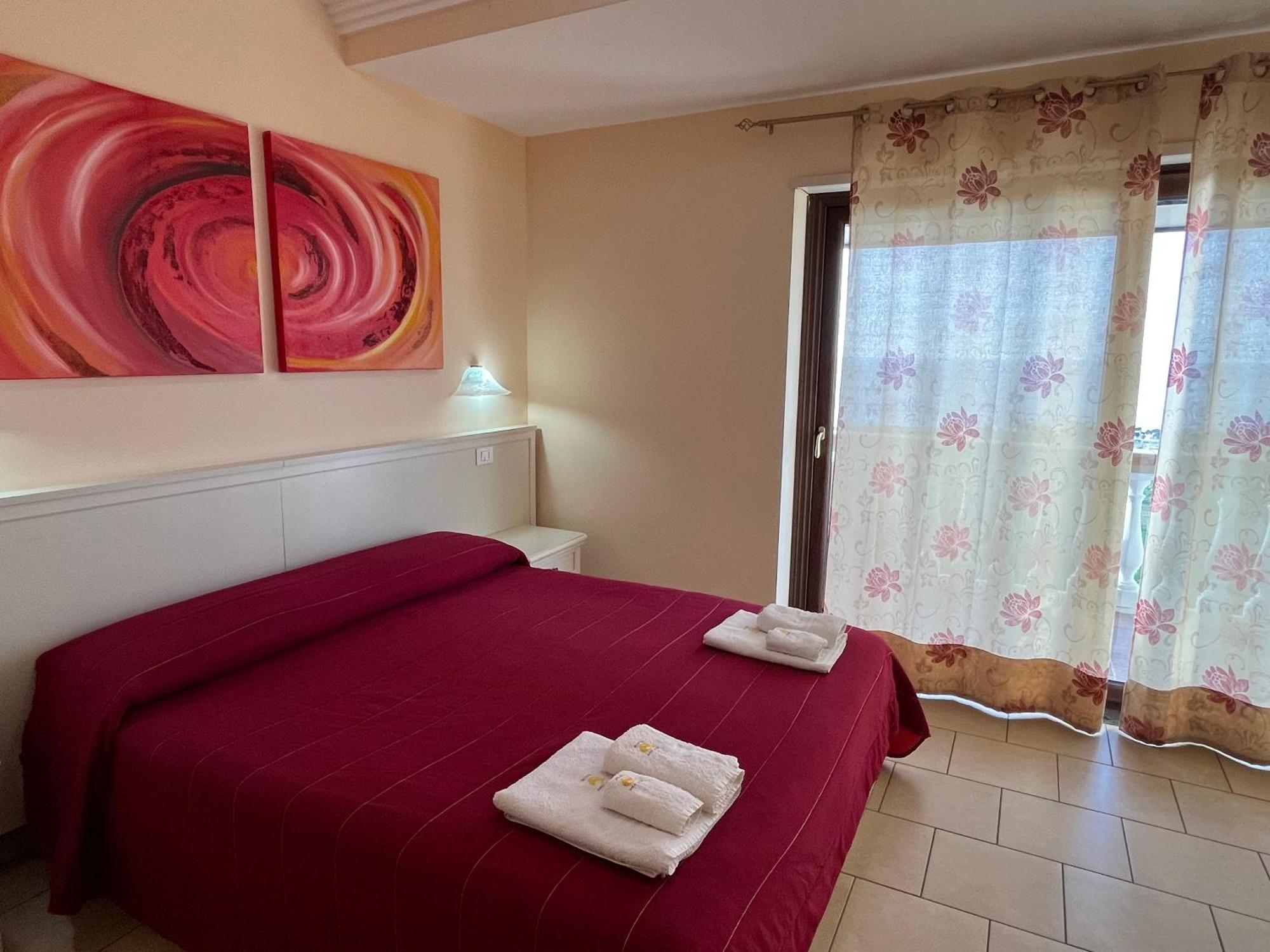 Residenza Domus Aurea Tropea- Vista Mare Hotell Santa Domenica  Exteriör bild
