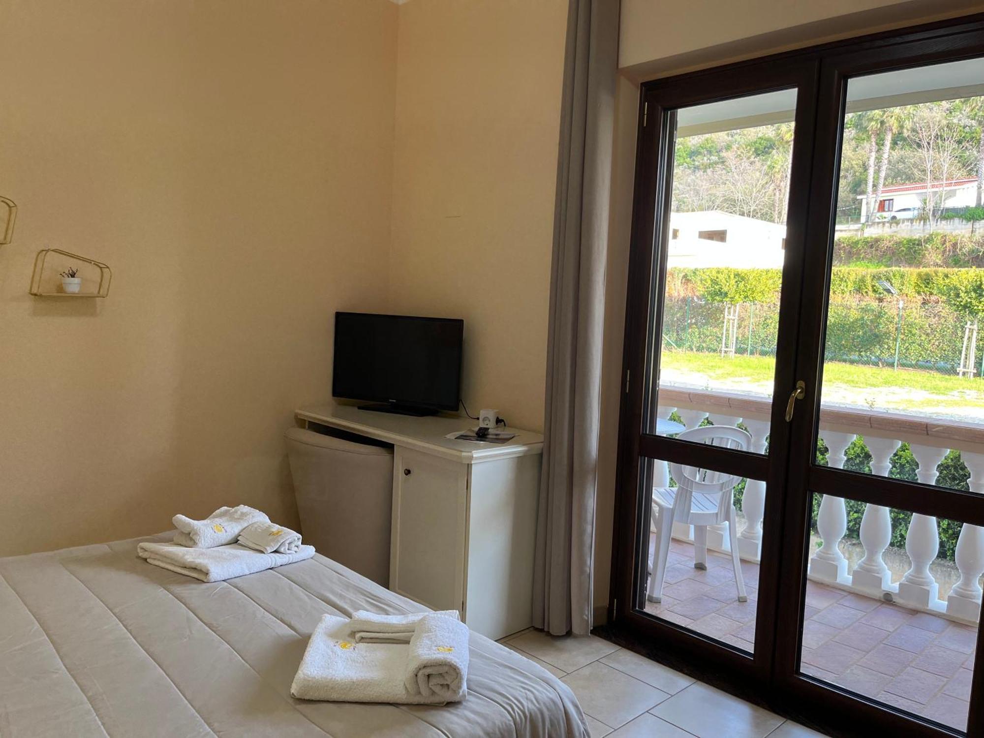 Residenza Domus Aurea Tropea- Vista Mare Hotell Santa Domenica  Exteriör bild