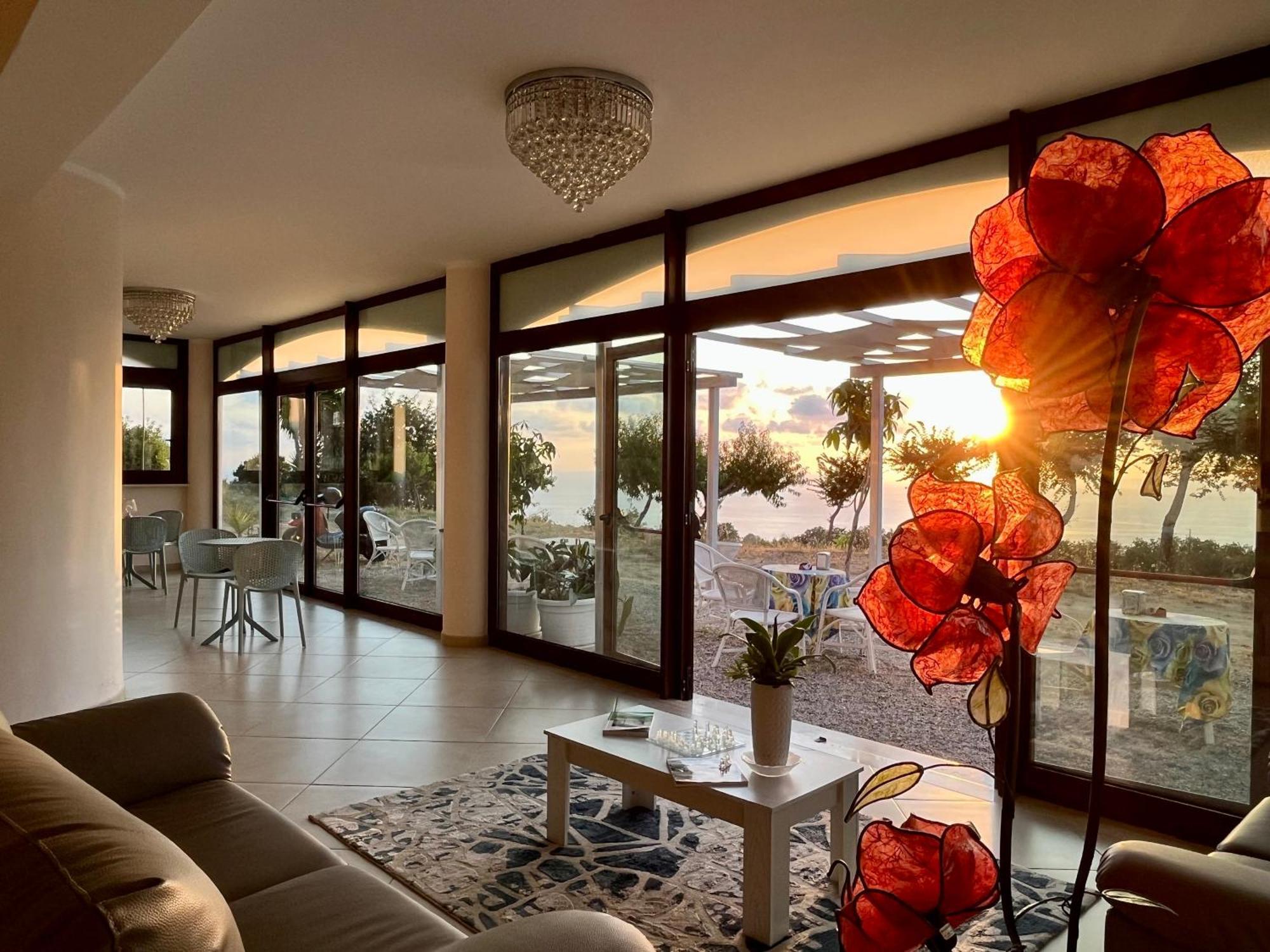 Residenza Domus Aurea Tropea- Vista Mare Hotell Santa Domenica  Exteriör bild
