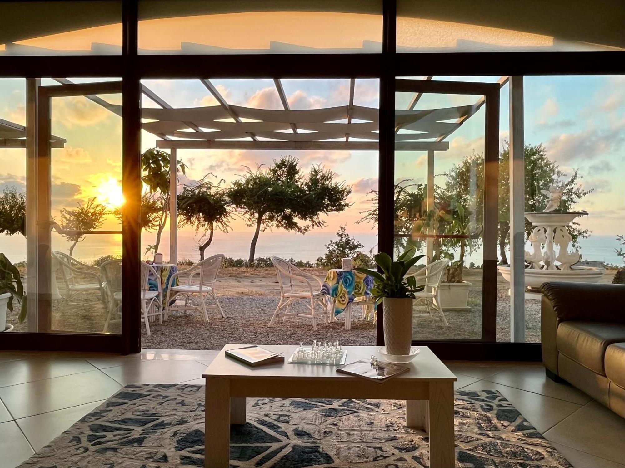 Residenza Domus Aurea Tropea- Vista Mare Hotell Santa Domenica  Exteriör bild