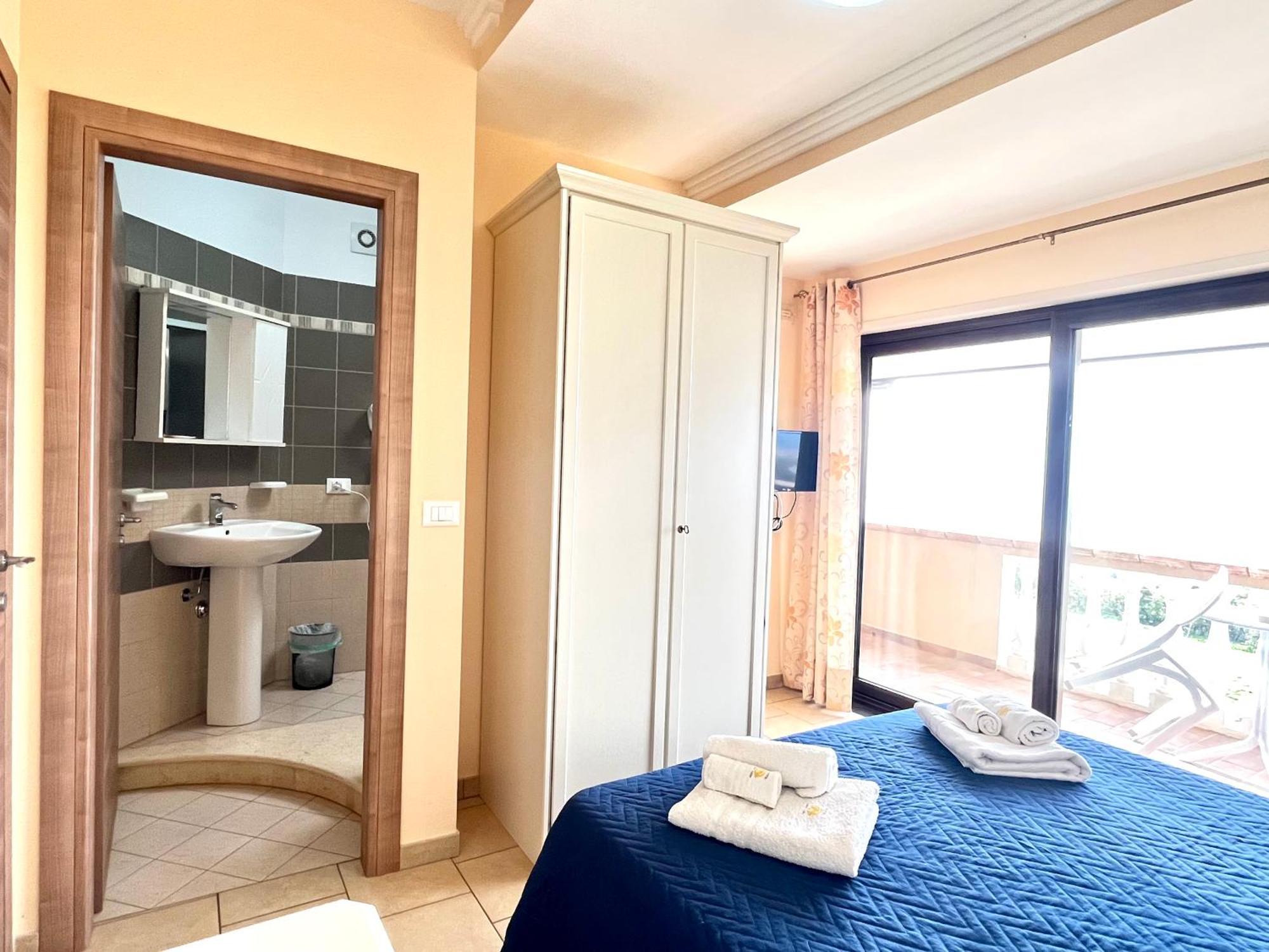 Residenza Domus Aurea Tropea- Vista Mare Hotell Santa Domenica  Exteriör bild